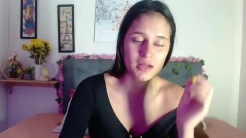 V A L E N T I N I online show from 21, 9, 2025