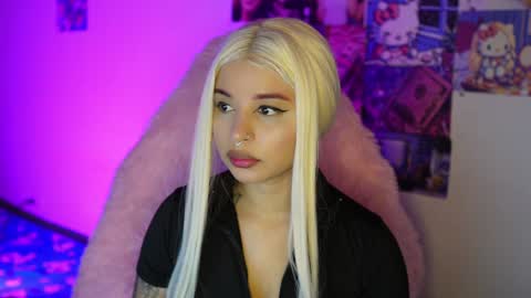 Danielle  Please help me to reach 300 thumbs up online show from 2, 2, 2025