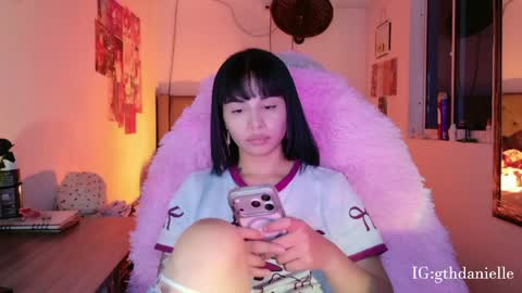 Danielle  Please help me to reach 300 thumbs up online show from 13, 5, 2026