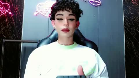 Snapshot of valentinne_marian chatting on 23, 11, 2025 Marian online show from 23, 11, 2025