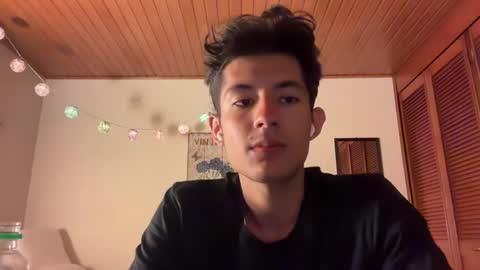 Snapshot of valentino_beaumont chatting on 19, 1, 2025 Valentino Beaumont online show from 19, 1, 2025