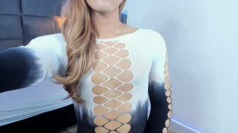 valentino moon online show from 1, 11, 2025