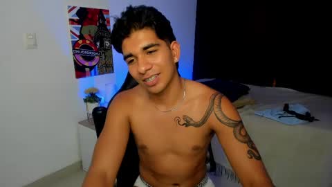 VALENTINO MOURA online show from 5, 3, 2025