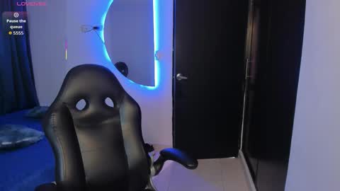 Snapshot of valentino_santos chatting on 11, 11, 2025 valentino santos online show from 11, 11, 2025