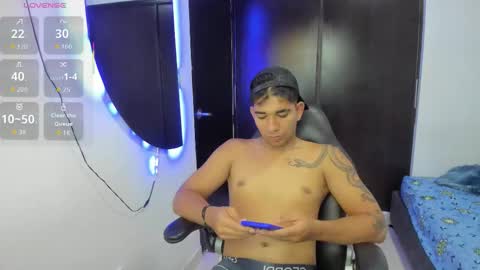 Snapshot of valentino_santos chatting on 19, 12, 2025 valentino santos online show from 19, 12, 2025