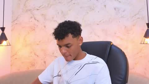 valentino_thompson online show from 11, 10, 2025
