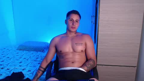 Snapshot of valentinosex_1 chatting on 12, 5, 2026 VALENTINO online show from 12, 5, 2026