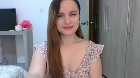 Snapshot of valeriafrannco chatting on 4, 3, 2025 valeriafrannco online show from 4, 3, 2025
