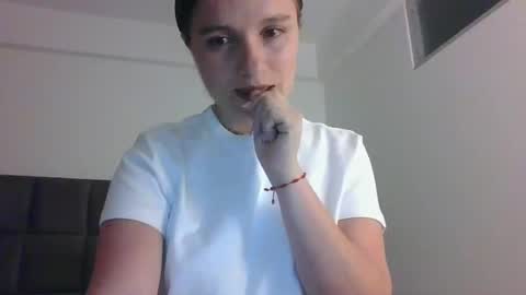 Snapshot of valeriafrannco chatting on 11, 10, 2025 valeriafrannco online show from 11, 10, 2025