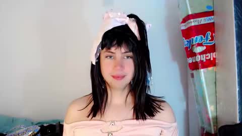 valeriagill_ online show from 19, 10, 2025