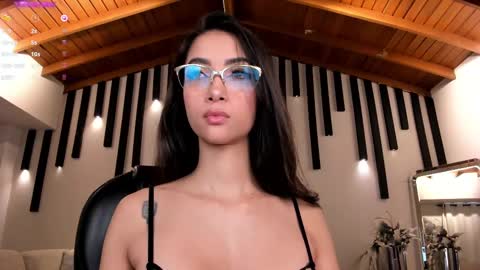 Snapshot of valeriavelvet chatting on 11, 2, 2025 Vale online show from 11, 2, 2025