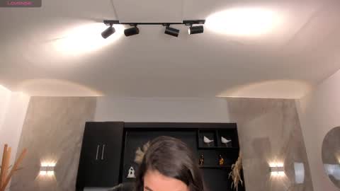 Snapshot of valeriavelvet chatting on 6, 3, 2025 Vale online show from 6, 3, 2025