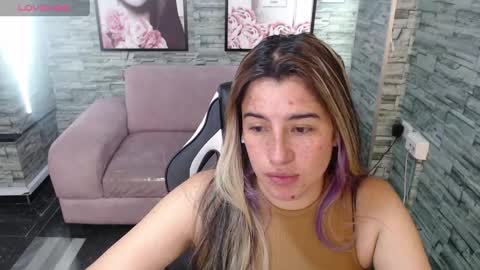valerie_b online show from 1, 2, 2025
