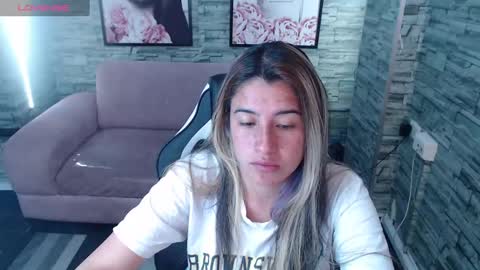 valerie_b online show from 7, 2, 2025