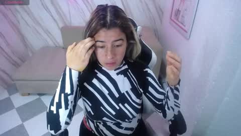 valerie_b online show from 11, 2, 2025