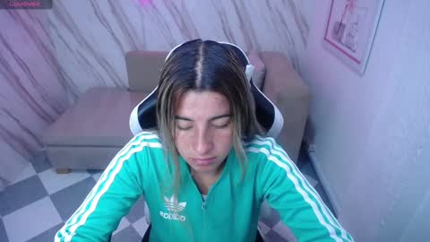 valerie_b online show from 13, 2, 2025