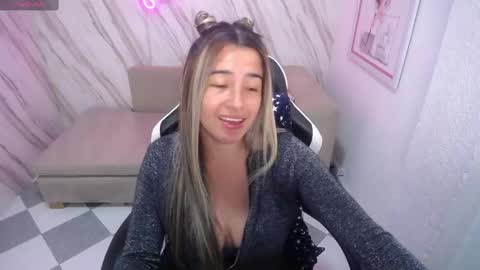 valerie_b online show from 18, 2, 2025