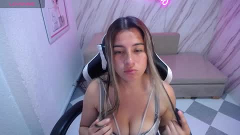 valerie_b online show from 22, 2, 2025