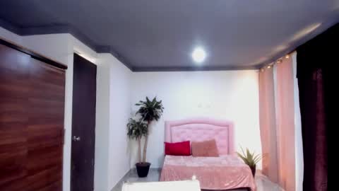 Valerie fox online show from 4, 10, 2025