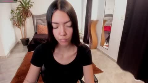 Snapshot of valerie_fox19 chatting on 4, 7, 2026 Valerie fox online show from 4, 7, 2026