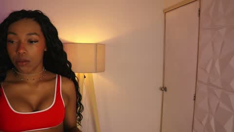 Snapshot of valeriebony chatting on 5, 1, 2025 Valerie Style3 online show from 5, 1, 2025