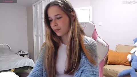 Snapshot of valeriebubbles chatting on 8, 9, 2025 Valerie online show from 8, 9, 2025