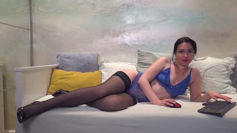 Snapshot of valeriecoy chatting on 16, 1, 2025 Valerie online show from 16, 1, 2025
