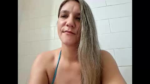 Snapshot of valerierayne13 chatting on 16, 12, 2025 ValerieRayne online show from 16, 12, 2025