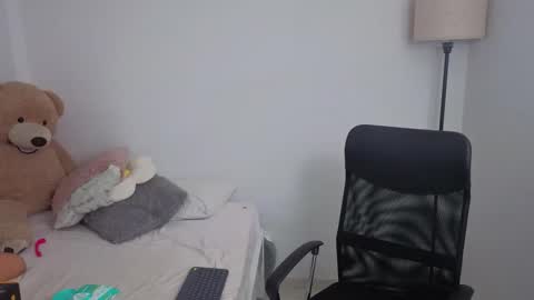 Juli C online show from 2, 11, 2025