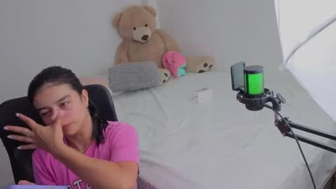 valerihouse_ online show from 4, 8, 2026