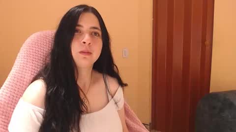 Snapshot of valery_cute_18 chatting on 16, 10, 2025 valery cute 18 online show from 16, 10, 2025