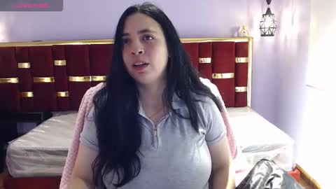 Snapshot of valery_cute_18 chatting on 22, 10, 2025 valery cute 18 online show from 22, 10, 2025