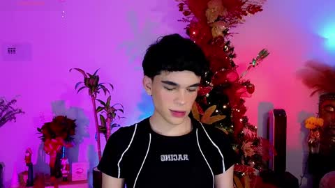 Snapshot of valery_hil chatting on 5, 1, 2025 Thomy online show from 5, 1, 2025