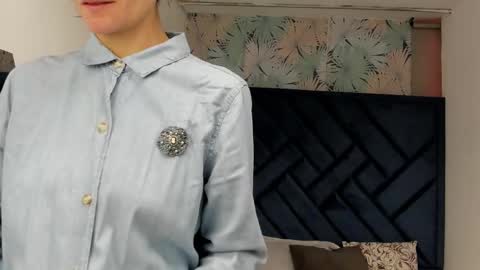 Snapshot of valery_more__ chatting on 21, 10, 2025 VALERY MORE online show from 21, 10, 2025