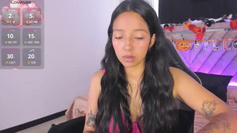 Snapshot of valery_wang chatting on 30, 10, 2025 Val online show from 30, 10, 2025