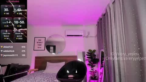 Snapshot of valery_yepes_ chatting on 5, 3, 2025 Valery online show from 5, 3, 2025