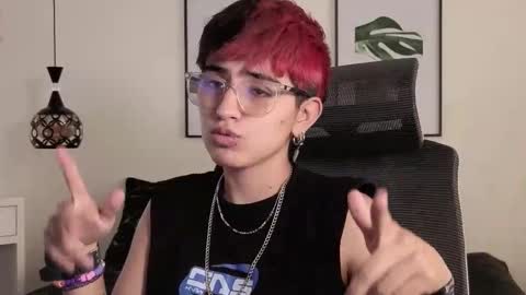 Snapshot of valeryevansvg chatting on 2, 12, 2025 Valery online show from 2, 12, 2025