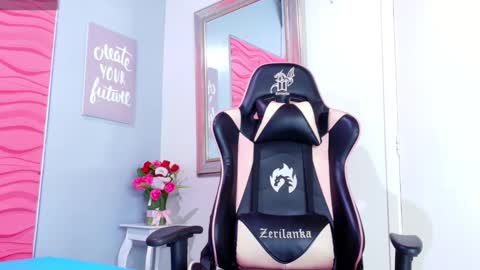 Snapshot of valerynbrown chatting on 8, 1, 2025 valery online show from 8, 1, 2025