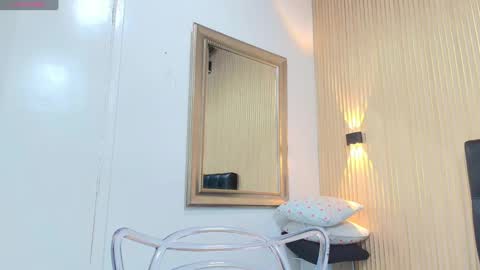 Snapshot of valerynbrown chatting on 12, 9, 2025 valery online show from 12, 9, 2025