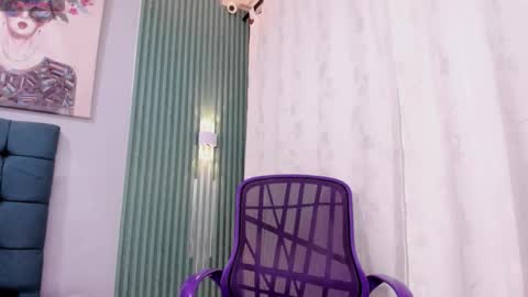 Snapshot of valerynbrown chatting on 9, 11, 2025 valery online show from 9, 11, 2025