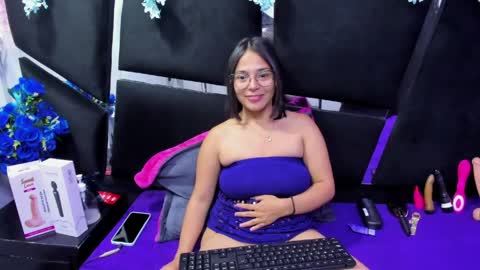 Snapshot of valerysweety__ chatting on 8, 4, 2026 ValerySweety online show from 8, 4, 2026