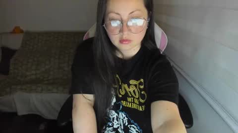 My name is Valery... Nice to meet you  thumb up me please its important online show from 3, 11, 2025