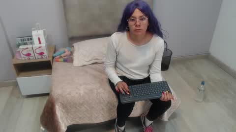 Snapshot of valevicious chatting on 18, 10, 2025 valevicious online show from 18, 10, 2025