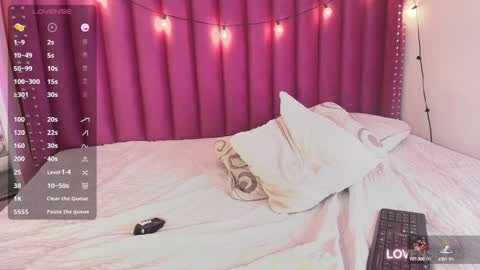 Snapshot of valkiria_moore chatting on 20, 12, 2024 Valkiria moore online show from 20, 12, 2024