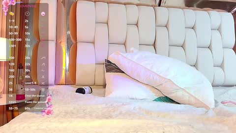 Snapshot of valkiria_moore chatting on 2, 2, 2025 Valkiria moore online show from 2, 2, 2025