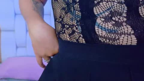 Snapshot of valkiria_moore chatting on 12, 10, 2025 Valkiria moore online show from 12, 10, 2025