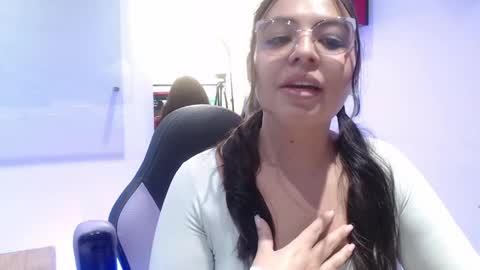 Snapshot of vall_09 chatting on 14, 5, 2026 Vall online show from 14, 5, 2026
