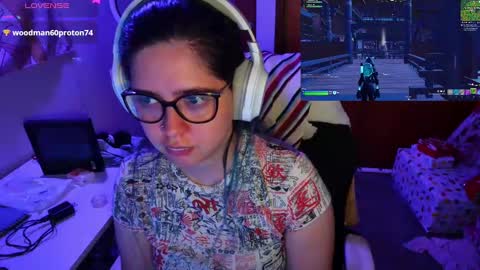 Snapshot of vallolet1_ chatting on 7, 12, 2024 Im Violet online show from 7, 12, 2024