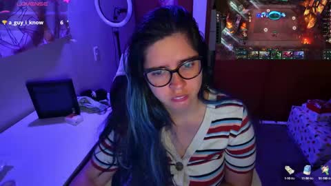 Snapshot of vallolet1_ chatting on 8, 12, 2024 Im Violet online show from 8, 12, 2024