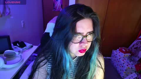 Snapshot of vallolet1_ chatting on 11, 12, 2024 Im Violet online show from 11, 12, 2024
